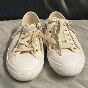 Coach Shoes Ivory size 7.5
